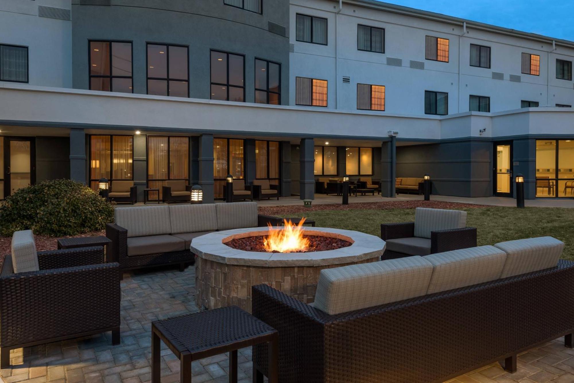Sonesta Essential Junction City Exterior photo
